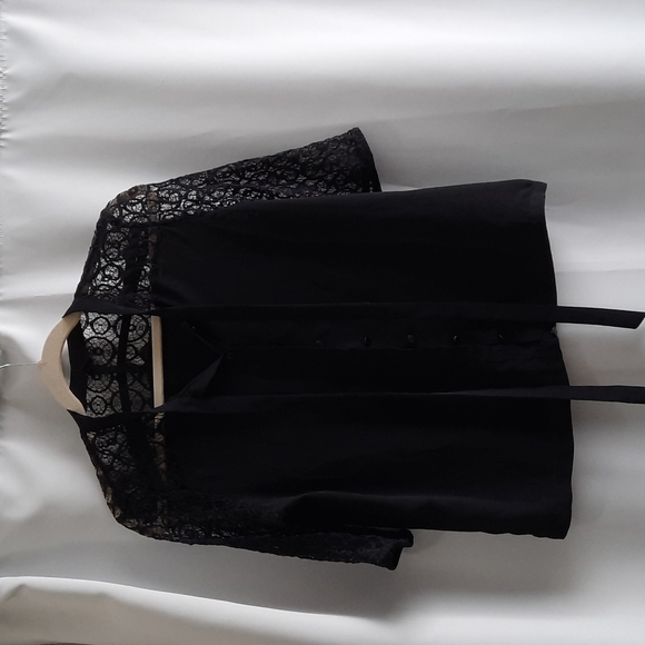 Pussy bow blouse - Picture 1 of 3